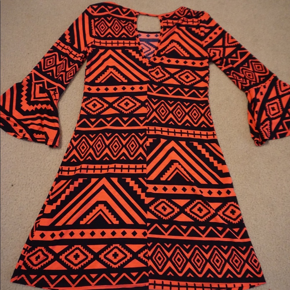 Dress - Picture 3 of 4